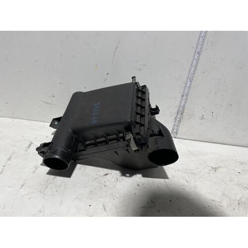 Toyota Prius Air Cleaner Box with Air Flow Meter ZVW30 07/2009-12/2015