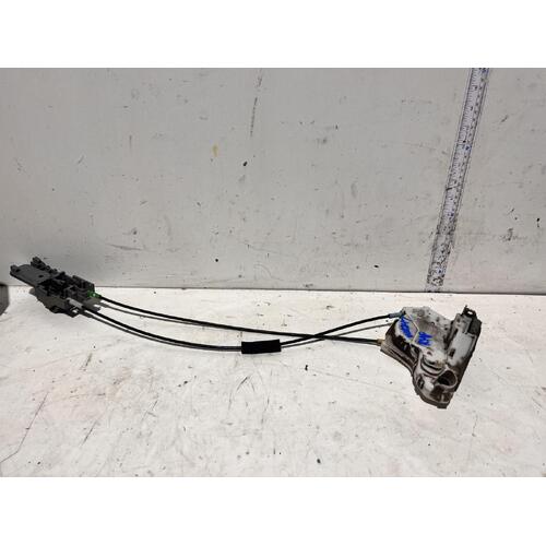 Toyota Hilux Right Front Door Lock Mechanism TGN16 03/2005-08/2015