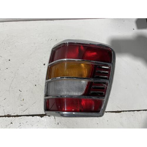 Jeep Grand Cherokee Right Tail Light WG 06/1999-06/2005