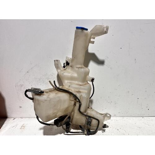 Nissan MURANO Washer Bottle Z50 Dual Pump 05/02-12/08 