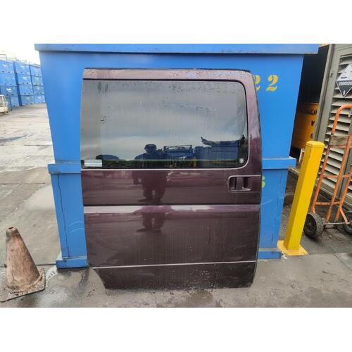 Nissan Elgrand Right Rear Sliding Door E51 08/2004-12/2010