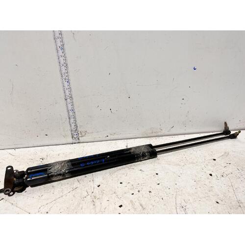 Mercedes VITO Tailgate Struts 638 VAN Pair 02/98-12/04