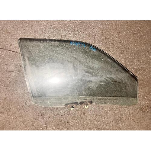 Holden FRONTERA Right Front Door Window Glass 5DR Wagon 02/99-12/03