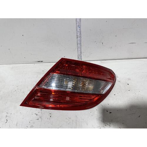 Mercedes C Class Right Tail Light W204 C 220 07/2007-04/2011