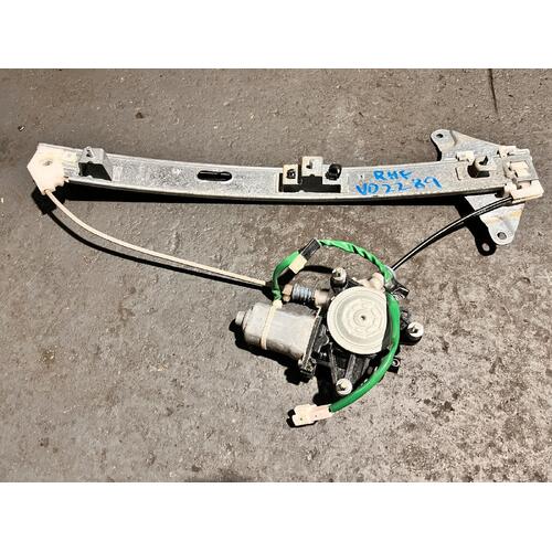 Toyota AVALON Right Front Window Reg/Motor MCX10 Power 07/00-06/05