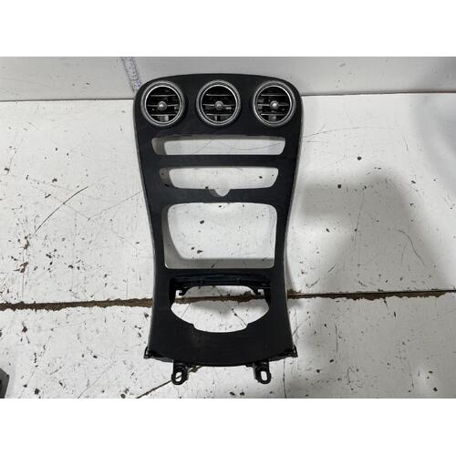 Mercedes C Class Head Unit / Switch Fascia + A/C Vents W205 C 250 08/14-Current