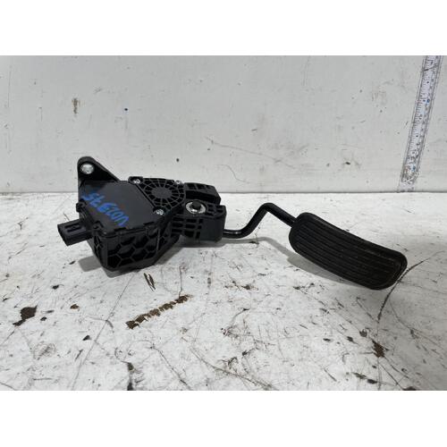 Toyota Corolla Accelerator Pedal ZWE211 07/2018-Current