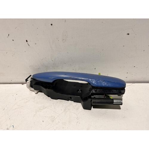 Toyota YARIS CROSS Door Handle MXPB10 Right Rear Outer 06/20- 20 21