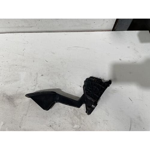 Toyota Prado Accelerator Pedal GRJ120 02/2003-10/2009