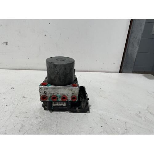 Kia Carnival ABS Pump / Module VQ 01/2006-2014