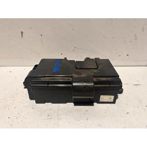 Lexus LS430 Trunk Relay Junction Fuse Box UCF30 12/00-03/07 