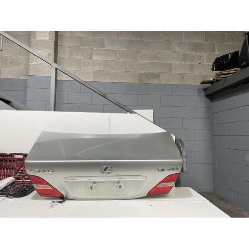 Lexus LS430 Bootlid UCF30 12/2000-07/2003