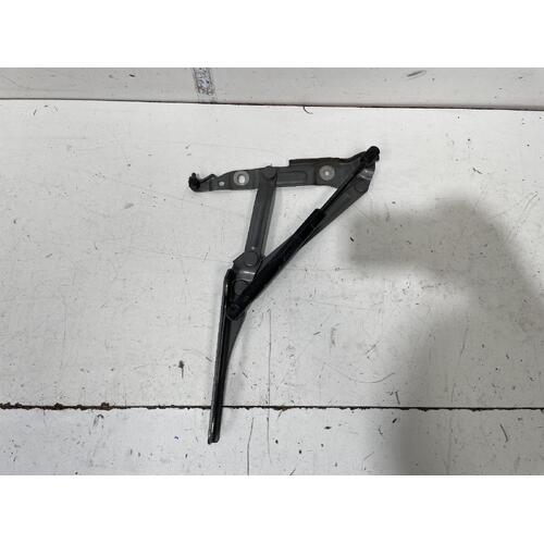Holden Commodore Right Bootlid Hinge / Strut VE 08/2006-04/2013