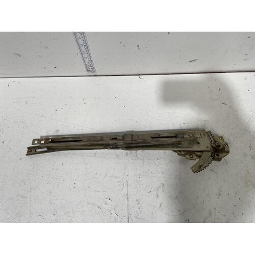 Toyota Hiace Left Front Window Regulator RH32 05/1977-01/1983