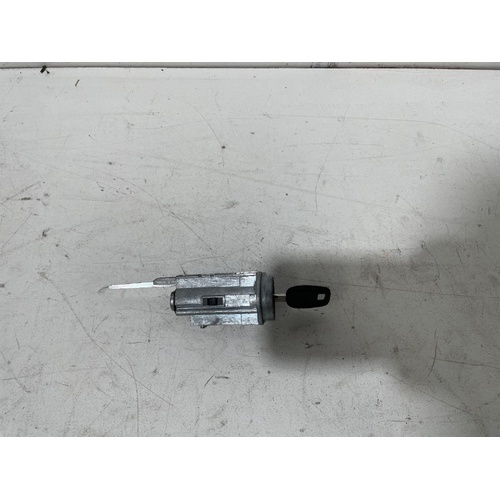Toyota Hiace Ignition Barrel with Key RZH125 11/1989-12/2004