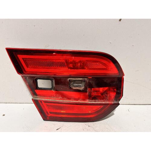 Jaguar XF Left Bootlid Light X250 08/2011-05/2015