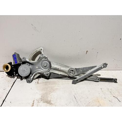 Toyota Rukus Right Front Window Regulator AZE151 01/2007-12/2015