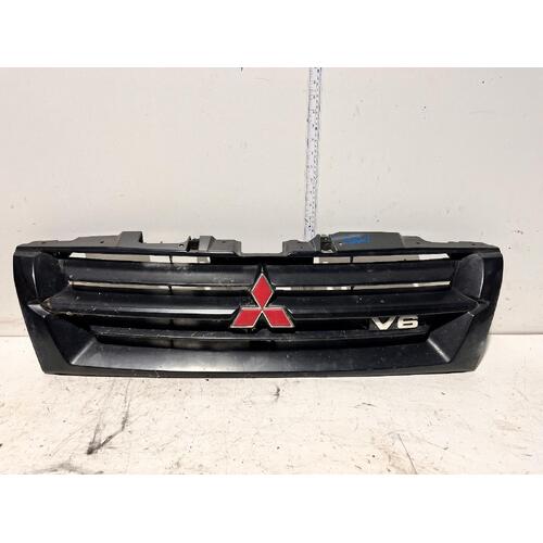Mitsubishi PAJERO Grille NM Black GL/GLX/GLS 05/00-10/02