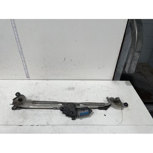 Toyota Rukus Front Wiper Assembly AZE151 01/2007-12/2015