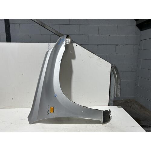 Toyota RAV4 Right Guard ACA21 07/2000-07/2003