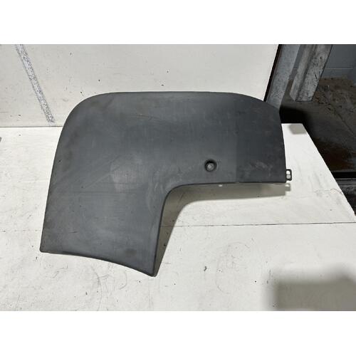 Renault Trafic Right Rear Bumper Bar End X83 04/2004-12/2014