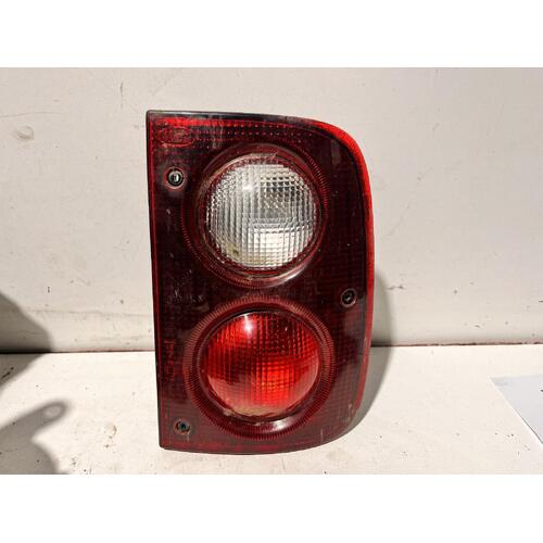 Land Rover FREELANDER Tail Light Right Rear 03/98-09/00 