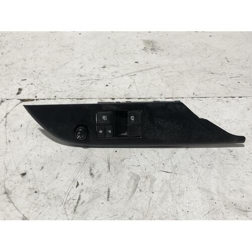 Toyota Hilux Master Window Switch TGN121 09/2015-09/2017