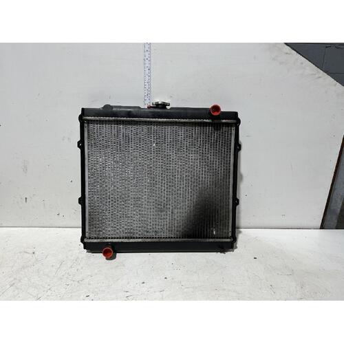 Aftermarket Radiator to suit Toyota Hilux RN105 10/1988-09/1997