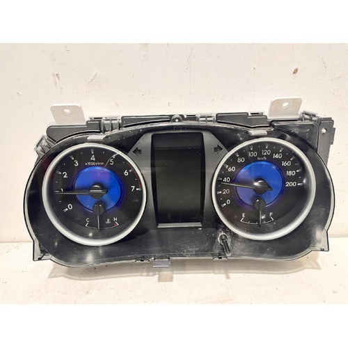 Toyota HILUX Instrument Cluster TGN121 Petrol Auto 09/19