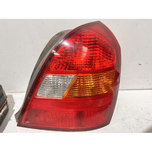 Hyundai ELANTRA Right Taillight XD Sedan 11/00-09/03