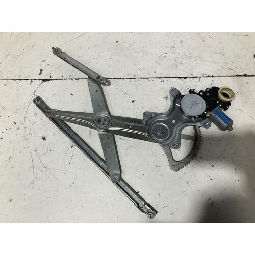 Toyota Rukus Right Front Window Regulator AZE151 01/2007-12/2015