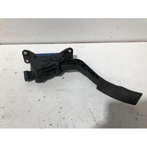 Nissan Navara Accelerator Pedal NP300 05/2015-Current