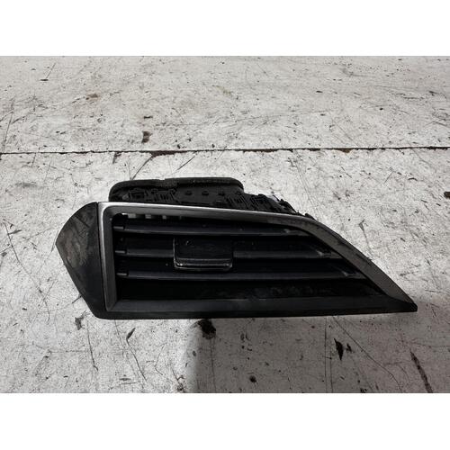 Subaru Impreza Right Front Centre A/C Vent G5 11/2016-Current