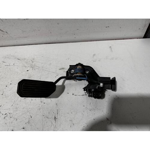 Toyota Avensis Accelerator Pedal ACM21 12/2001-12/2010