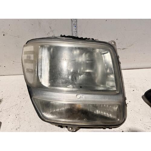 Dodge Nitro Right Head Light KA 06/2007-12/2011