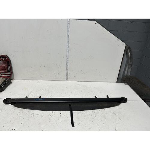 Toyota Avensis Cargo Blind ACM21 12/2001-12/2010