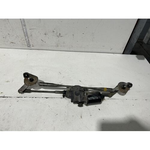 Toyota Corolla Front Wiper Assembly ZZE122 12/2001-06/2007