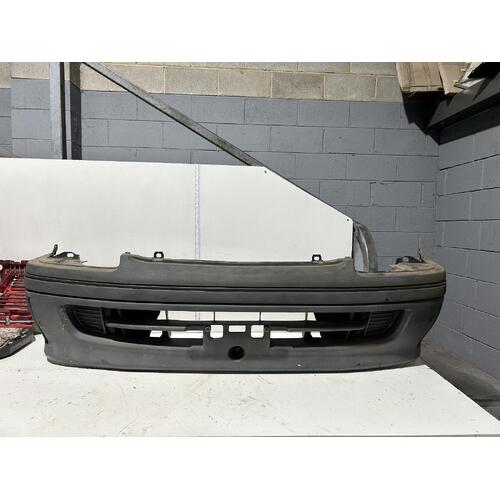 Toyota Hiace Front Bumper RZH125 10/1998-12/2004