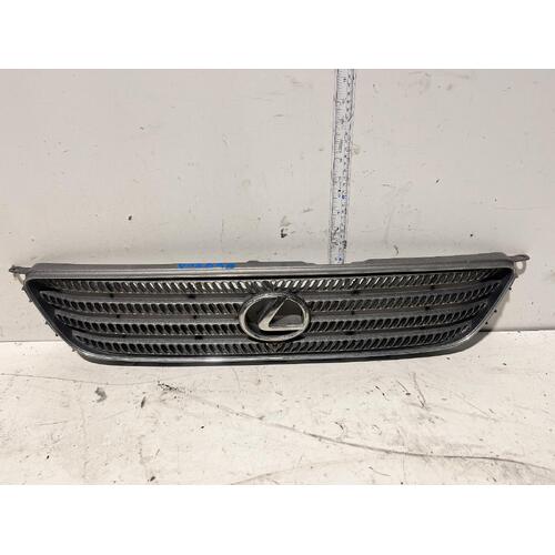 Lexus IS200 Grille GXE10 01/98-08/01