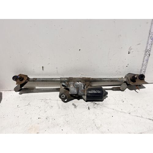 Lexus IS200 Front Wiper Assembly GXE10 01/1998-10/2005