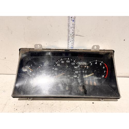 Toyota HIACE Instrument Cluster RCH12 10/95-02/04 SBV