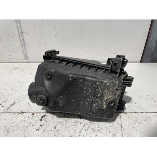Toyota Corolla Air Cleaner Box With Air Flow Meter ZZE122 12/01-06/07