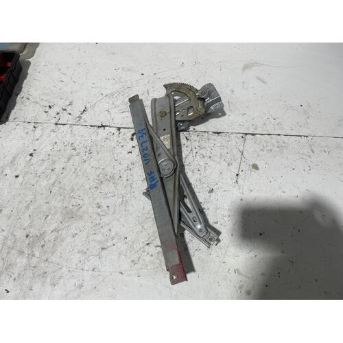 Toyota Corolla Right Front Window Regulator ZZE122 12/01-06/07