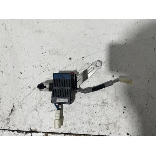 Lexus IS250 Antenna Aerial Noise Filter GSE20 11/05-07/13