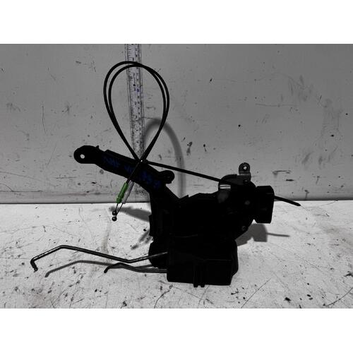 Toyota Avensis Right Front Lock Mechanism ACM21 12/2001-12/2010