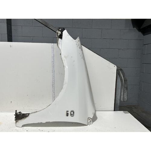 Toyota Corolla Left Guard ZZE122 12/2001-06/2007