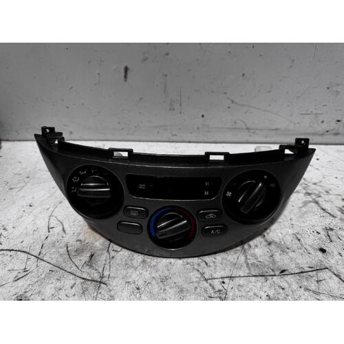 Toyota Tarago Heater Controls ACR30 06/2000-02/2006