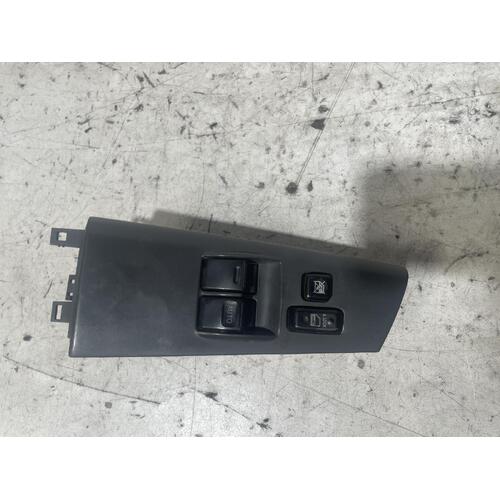 Toyota Corolla Right Front Window Switch ZZE122 12/2001-06-2007
