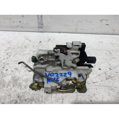 Nissan Navara Right Front Lock Mechanism D22 04/1997-12/2008