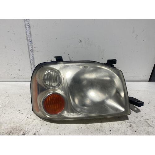 Nissan Navara Right Head Light D22 12/2001-08/2015